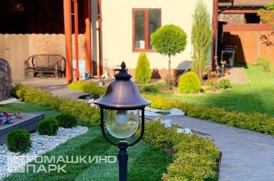 Ландшафтная композиция у дома